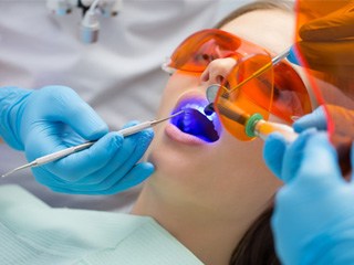a patient receiving tooth-colored fillings in Edison